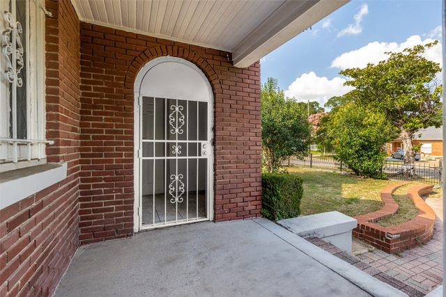 711 S Rosemont Avenue, Dallas, TX 75208