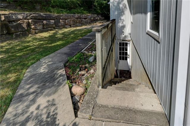 6826 N Charleston Drive, Kansas City, MO 64119