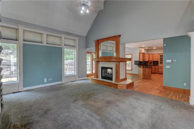 6826 N Charleston Drive, Kansas City, MO 64119