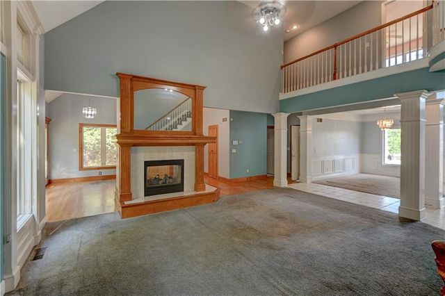 6826 N Charleston Drive, Kansas City, MO 64119