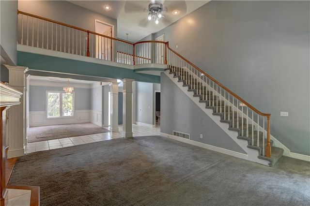6826 N Charleston Drive, Kansas City, MO 64119