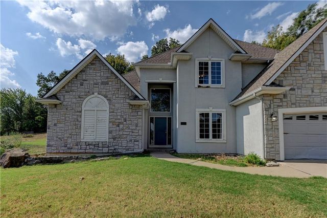 6826 N Charleston Drive, Kansas City, MO 64119