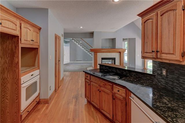 6826 N Charleston Drive, Kansas City, MO 64119
