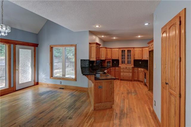 6826 N Charleston Drive, Kansas City, MO 64119