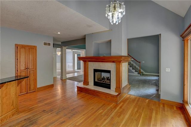 6826 N Charleston Drive, Kansas City, MO 64119