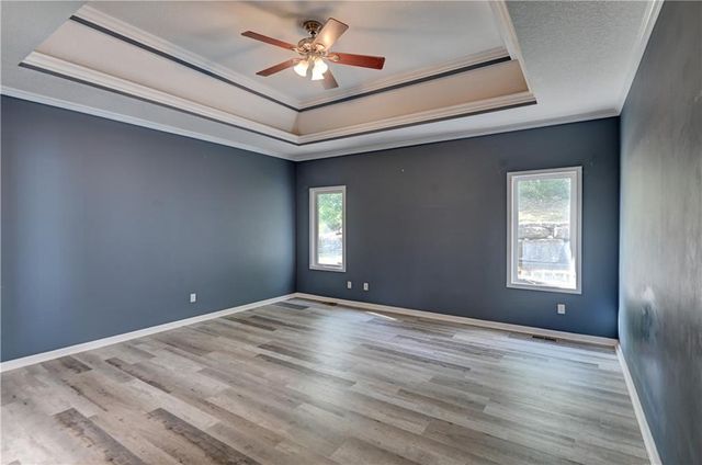 6826 N Charleston Drive, Kansas City, MO 64119