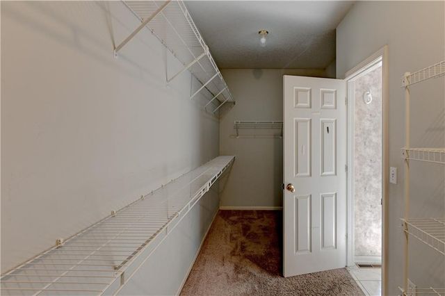 6826 N Charleston Drive, Kansas City, MO 64119