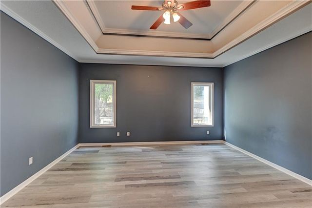 6826 N Charleston Drive, Kansas City, MO 64119