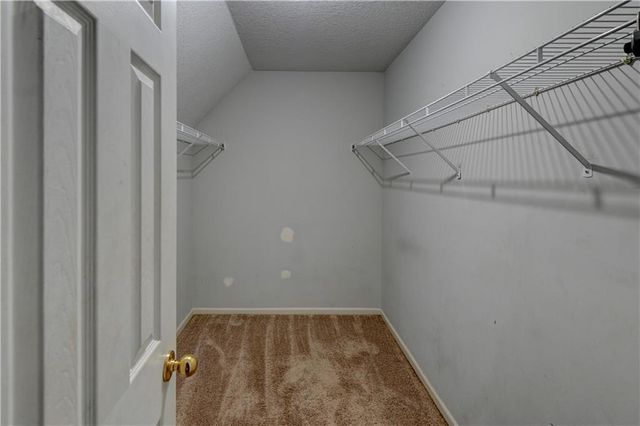 6826 N Charleston Drive, Kansas City, MO 64119