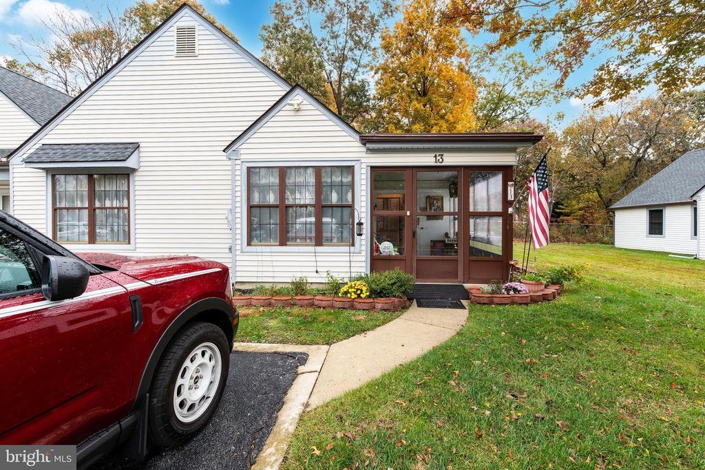 735 S MAIN RD #13, Vineland, NJ 08360