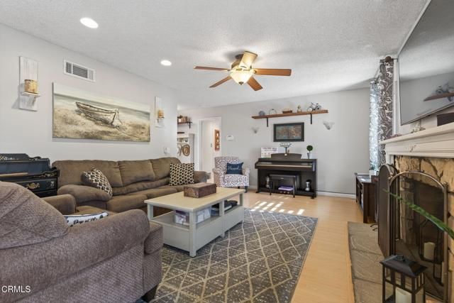 9466 Santa Maria Street, Ventura, CA 93004