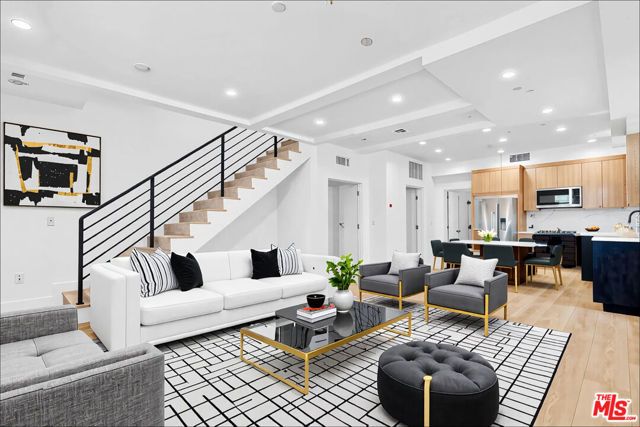 1254 W 36th Street, Los Angeles, CA 90007