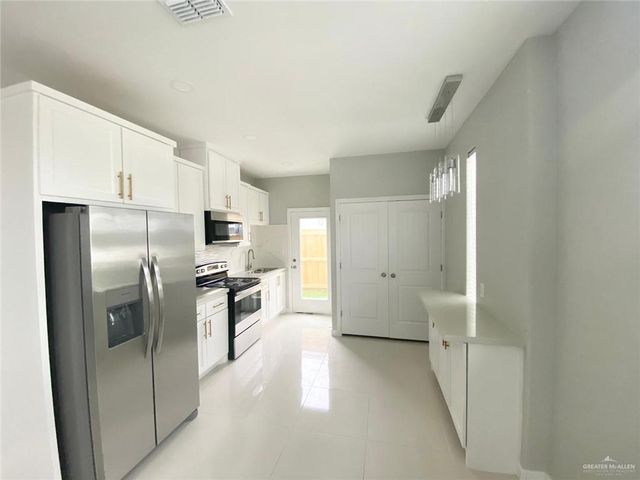 208 Rutherford Avenue 1, Edinburg, TX 78541