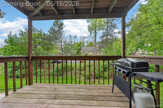 875 S Pontiac Trail B208, Walled Lake, MI 48390