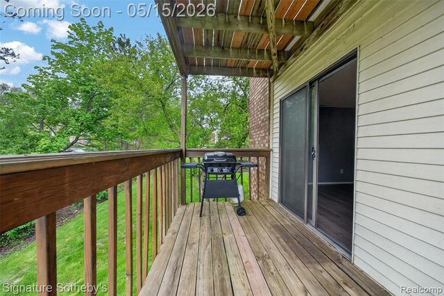 875 S Pontiac Trail B208, Walled Lake, MI 48390