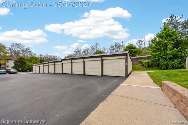 875 S Pontiac Trail B208, Walled Lake, MI 48390