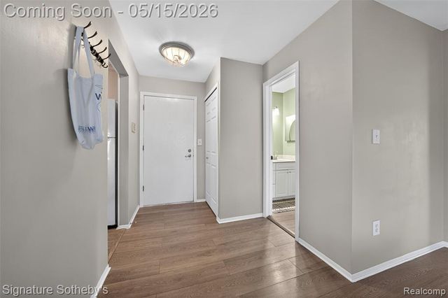 875 S Pontiac Trail B208, Walled Lake, MI 48390