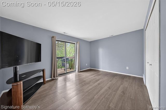 875 S Pontiac Trail B208, Walled Lake, MI 48390
