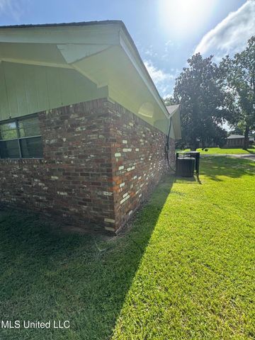 2229 Scanlon Drive, Jackson, MS 39204