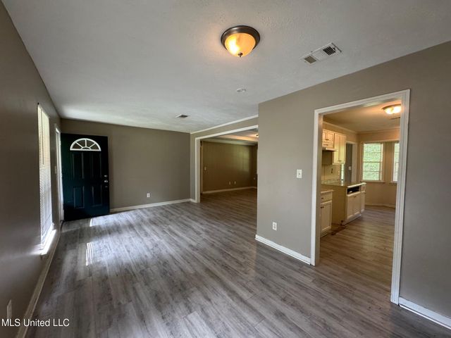 2229 Scanlon Drive, Jackson, MS 39204