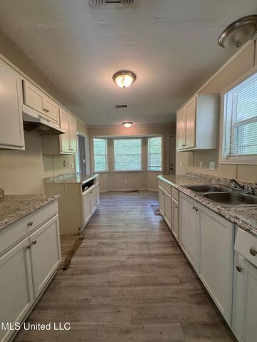 2229 Scanlon Drive, Jackson, MS 39204