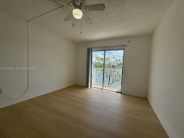 4122 SW 61st Ave 8, Davie, FL 33314