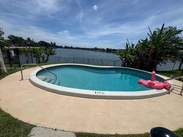 4122 SW 61st Ave 8, Davie, FL 33314