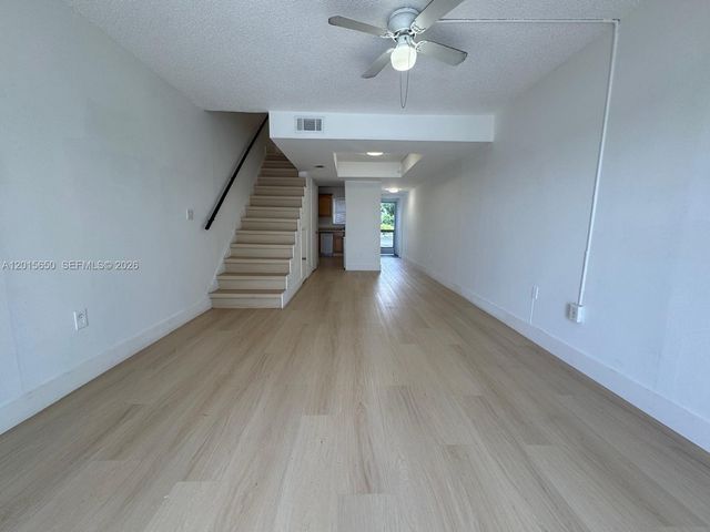 4122 SW 61st Ave 8, Davie, FL 33314