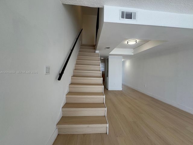 4122 SW 61st Ave 8, Davie, FL 33314