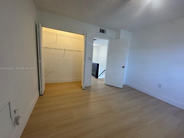 4122 SW 61st Ave 8, Davie, FL 33314
