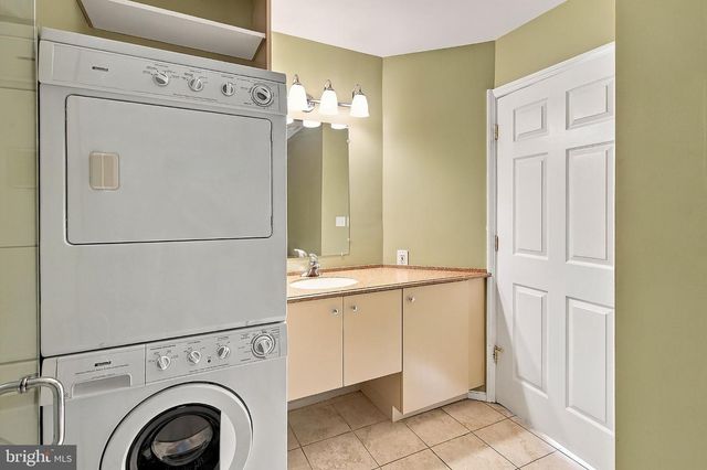 10 JACKIE DR, Lawrenceville, NJ 08648