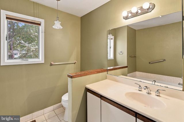 10 JACKIE DR, Lawrenceville, NJ 08648