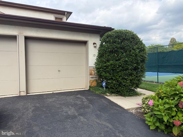 10 JACKIE DR, Lawrenceville, NJ 08648