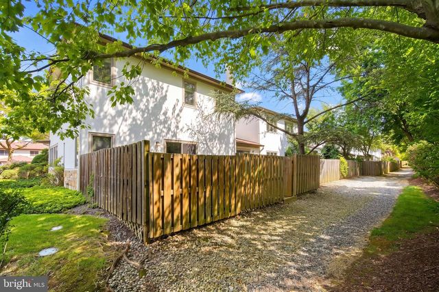 10 JACKIE DR, Lawrenceville, NJ 08648