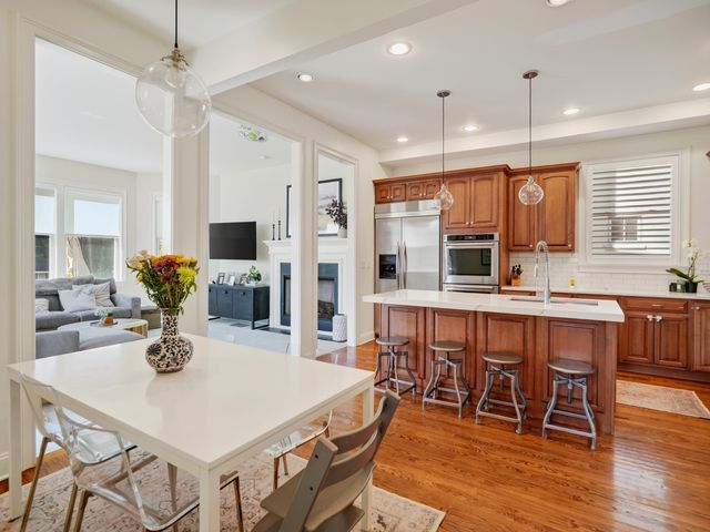 303 Park Avenue, Clarendon Hills, IL 60514