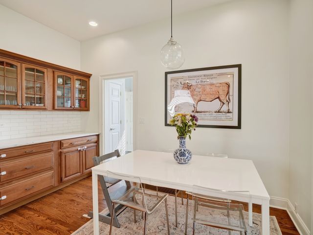 303 Park Avenue, Clarendon Hills, IL 60514