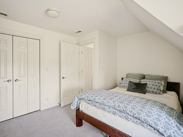 303 Park Avenue, Clarendon Hills, IL 60514
