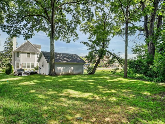 303 Park Avenue, Clarendon Hills, IL 60514