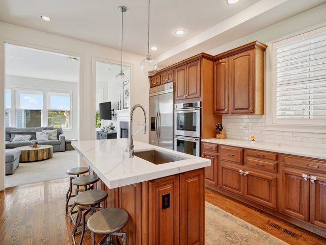 303 Park Avenue, Clarendon Hills, IL 60514