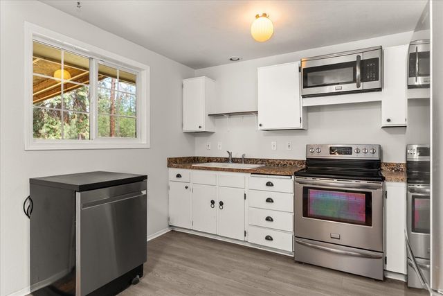 11296 W Sagewood Rd, Nine Mile Falls, WA 99026
