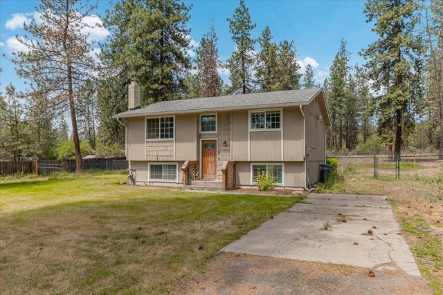 11296 W Sagewood Rd, Nine Mile Falls, WA 99026