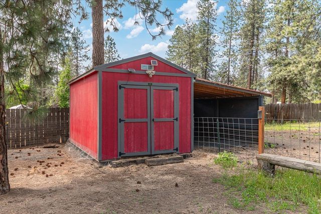 11296 W Sagewood Rd, Nine Mile Falls, WA 99026