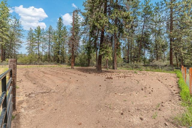 11296 W Sagewood Rd, Nine Mile Falls, WA 99026