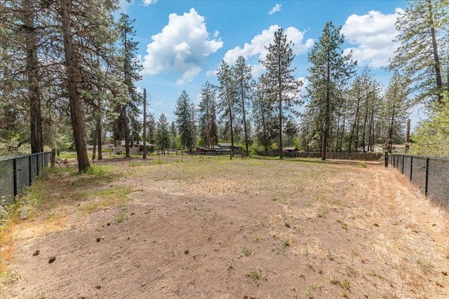 11296 W Sagewood Rd, Nine Mile Falls, WA 99026