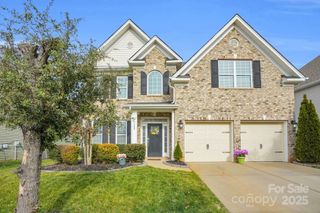 9208 Inverness Bay Road, Charlotte, NC 28278