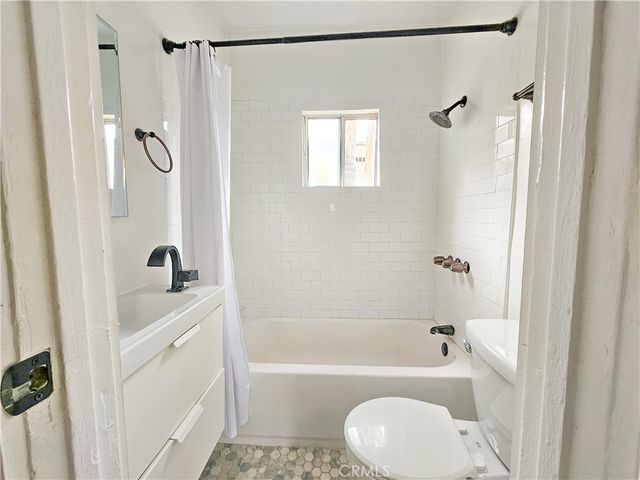 3956 W 27th Street, Los Angeles, CA 90018