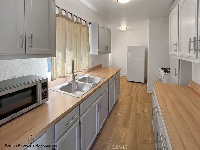 3956 W 27th Street, Los Angeles, CA 90018