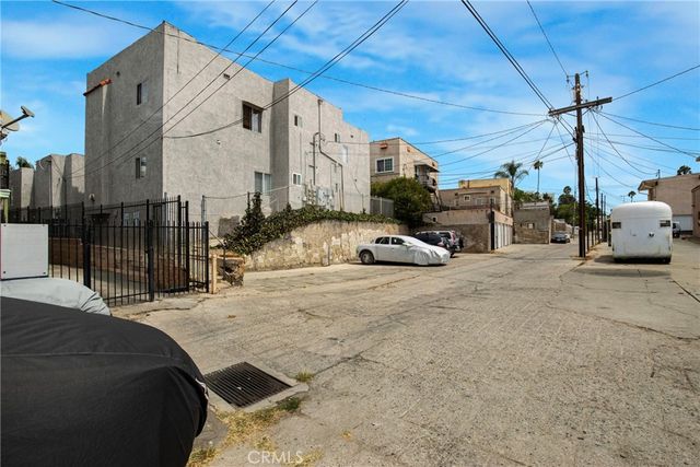 3956 W 27th Street, Los Angeles, CA 90018