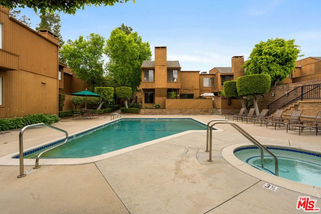 100 Hurlbut Street 12, Pasadena, CA 91105
