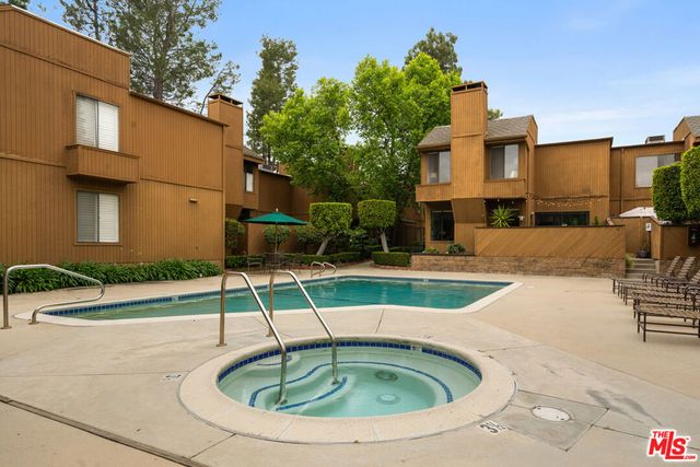 100 Hurlbut Street 12, Pasadena, CA 91105